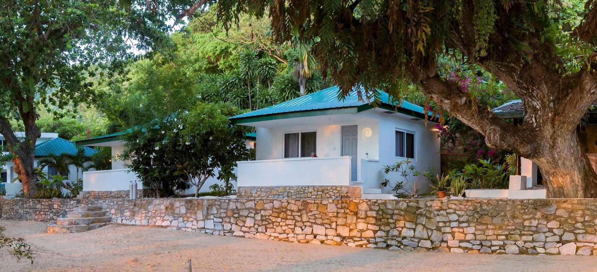 The Three P Beach Resort & Dive Center Agnay Exterior foto